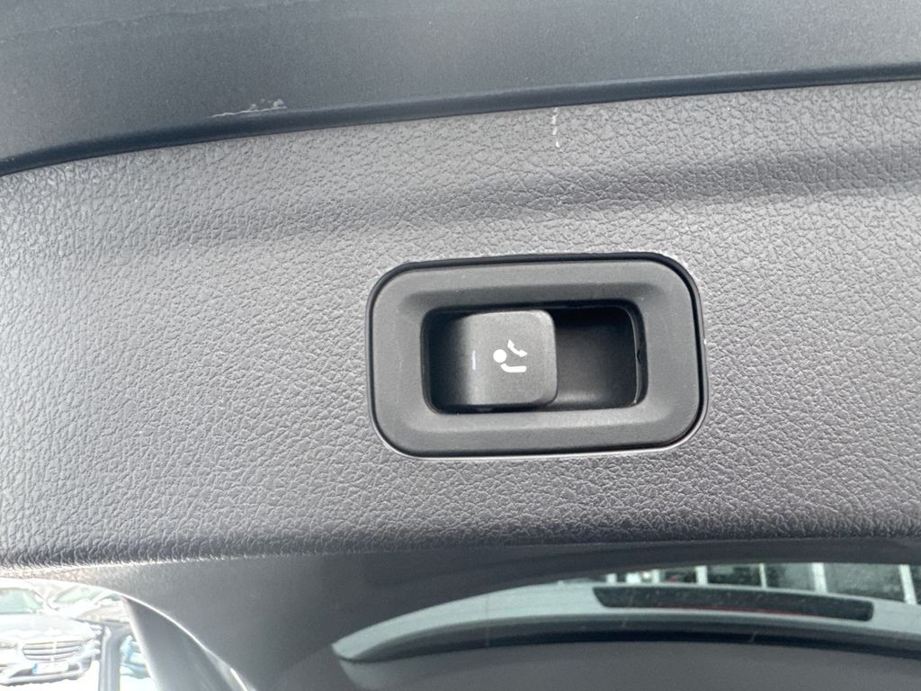 Mercedes-Benz GLE 300 AMG paket 300d 4M (foto 22)