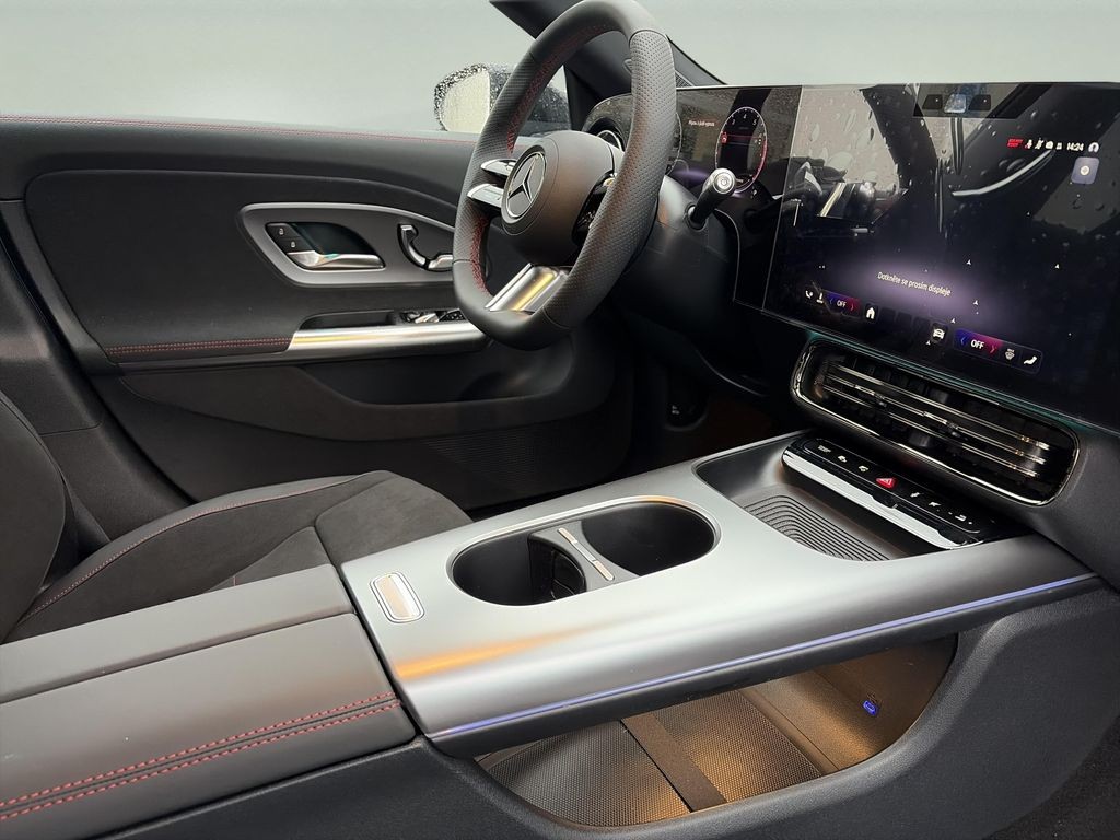 Mercedes-Benz CLA 200 4M (foto 11)