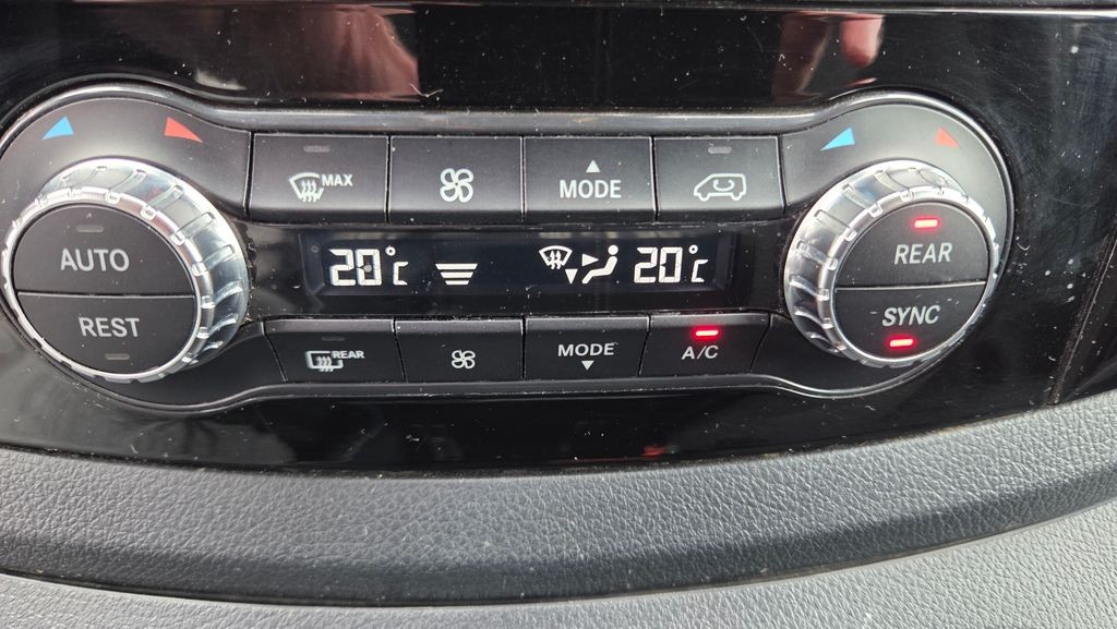 Mercedes-Benz Vito 124CDI/L Select 4x4 (foto 14)