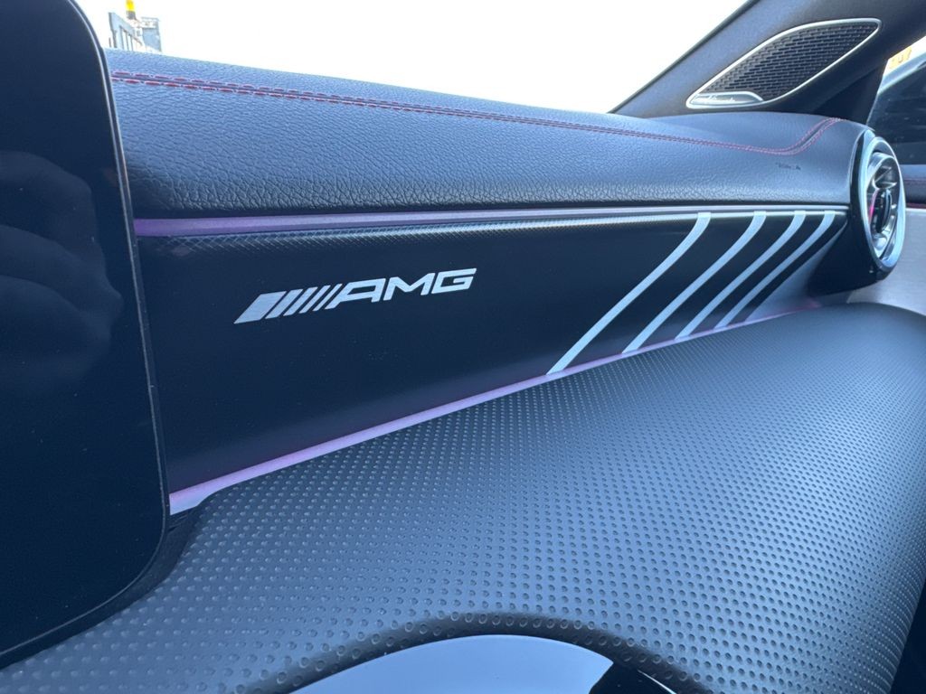 Mercedes-Benz CLA 45 AMG Shooting Brake 45 S 4MATIC+ (foto 21)