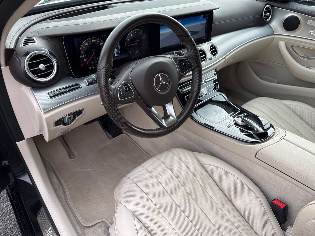 Mercedes-Benz E 400 400 4Matic (foto 9)