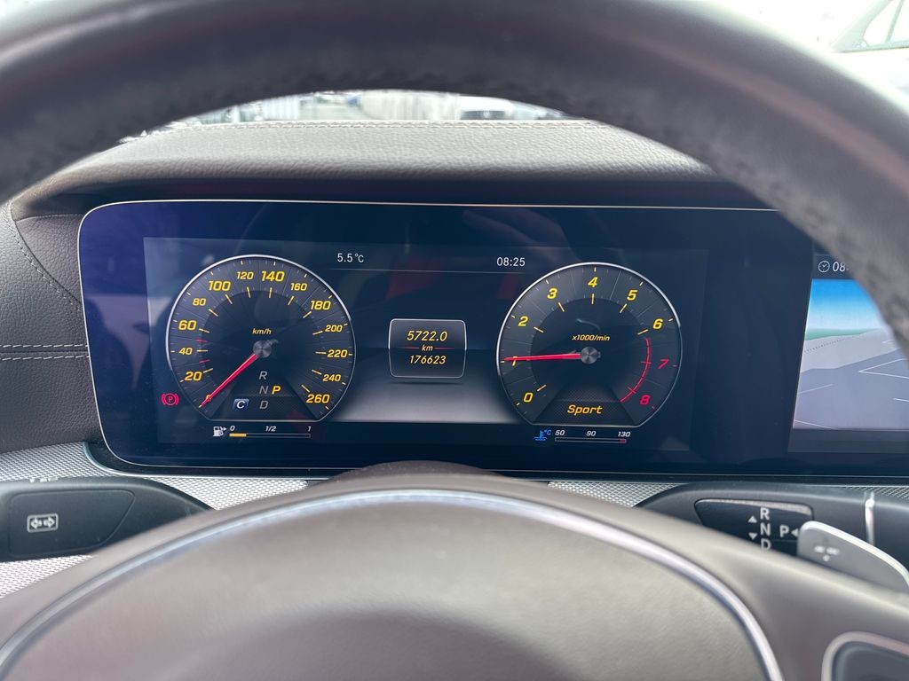 Mercedes-Benz E 400 400 4Matic (foto 10)