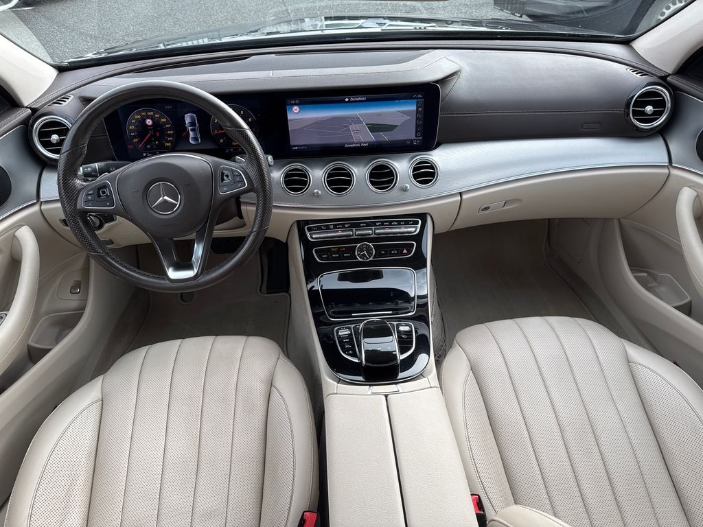 Mercedes-Benz E 400 400 4Matic (foto 11)