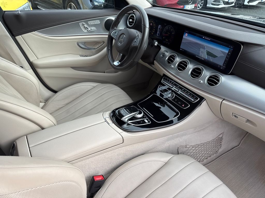 Mercedes-Benz E 400 400 4Matic (foto 12)