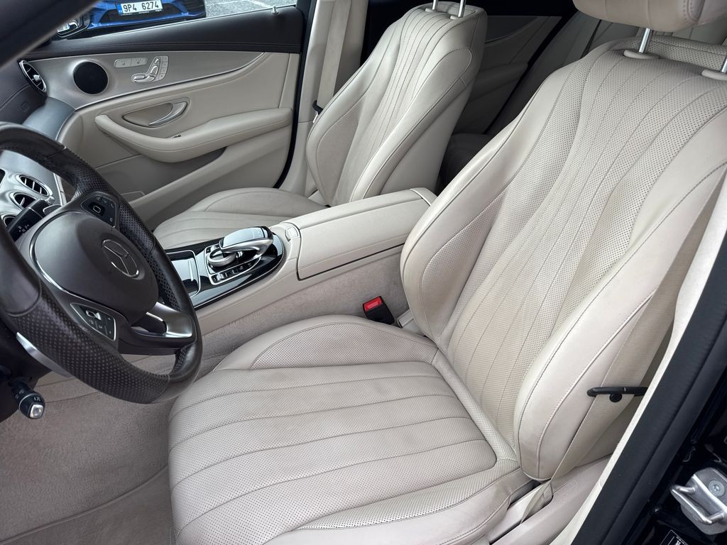 Mercedes-Benz E 400 400 4Matic (foto 13)