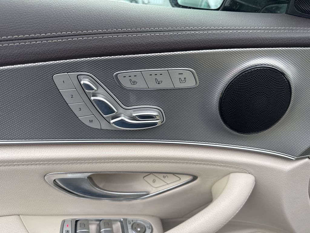 Mercedes-Benz E 400 400 4Matic (foto 15)