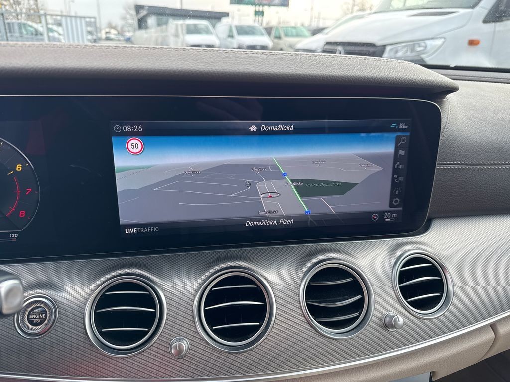 Mercedes-Benz E 400 400 4Matic (foto 17)