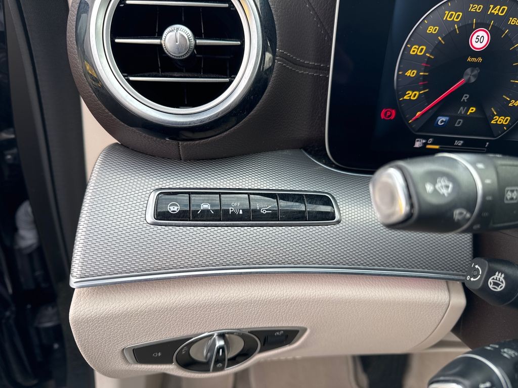 Mercedes-Benz E 400 400 4Matic (foto 20)