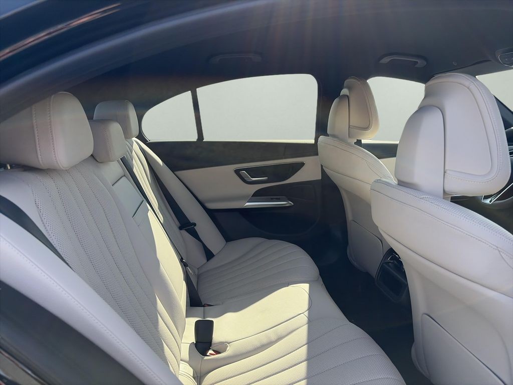 Mercedes-Benz E 220 d 4MATIC (foto 13)