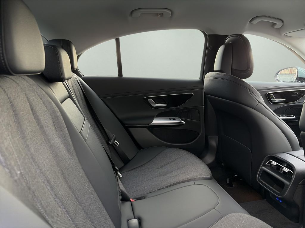 Mercedes-Benz E 220 d 4MATIC (foto 13)