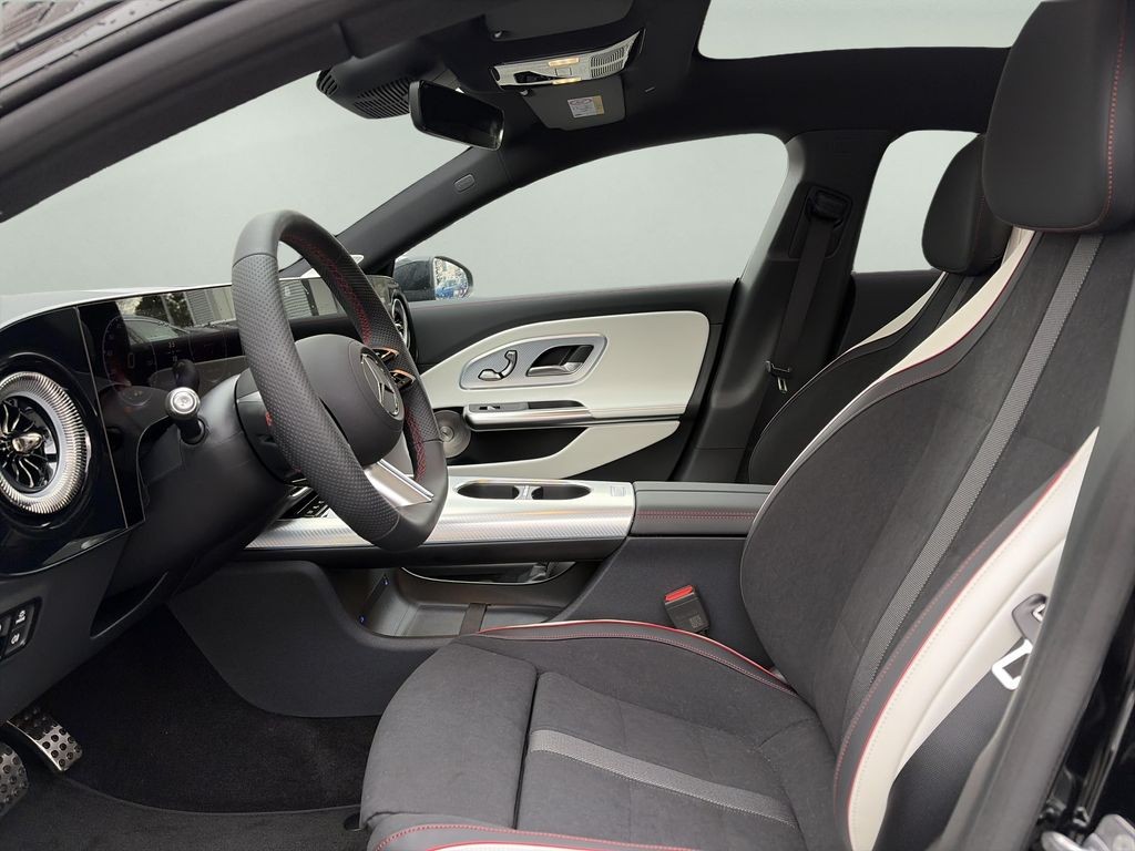 Mercedes-Benz CLA 200  (foto 12)