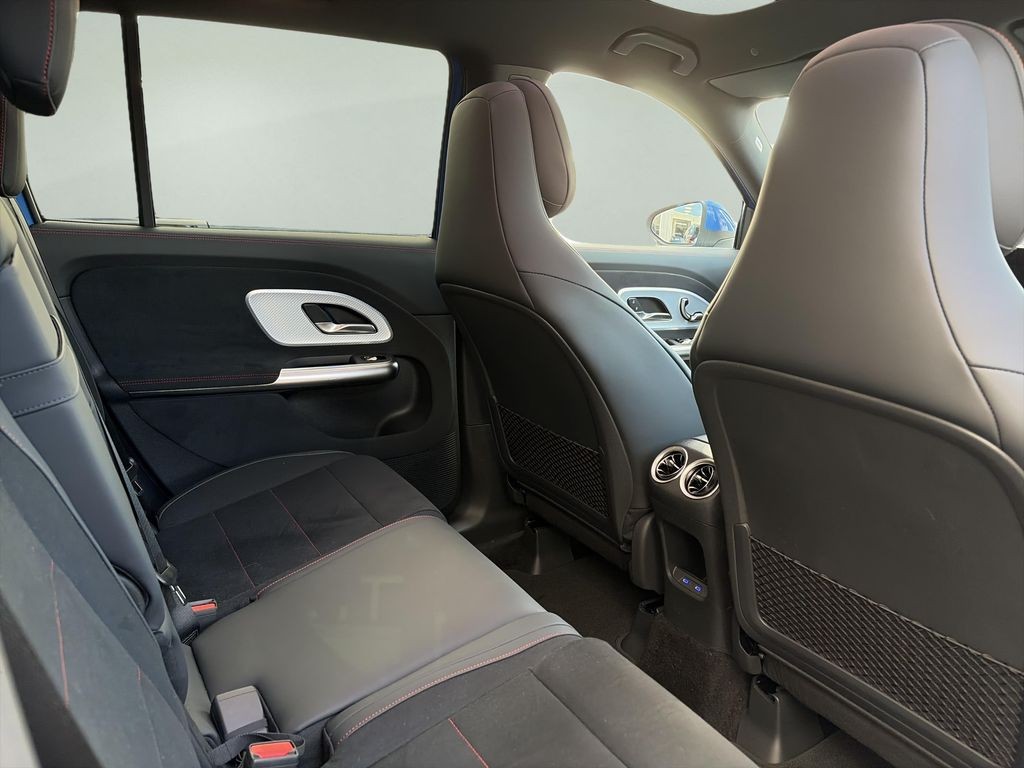 Mercedes-Benz GLB 350 4M EQ (foto 13)