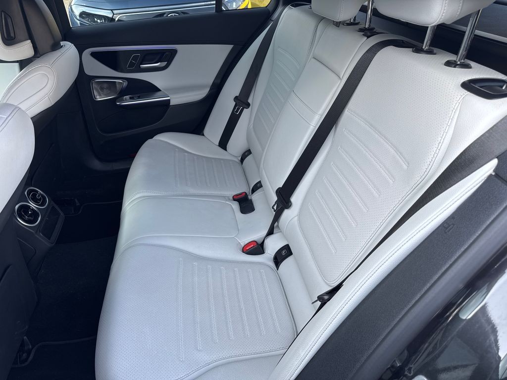 Mercedes-Benz C 220 AMG Style Edition      220d 4MATIC kombi (foto 13)