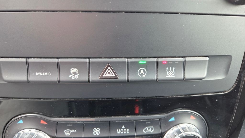 Mercedes-Benz Vito 124CDI/L Select 4x4 (foto 12)