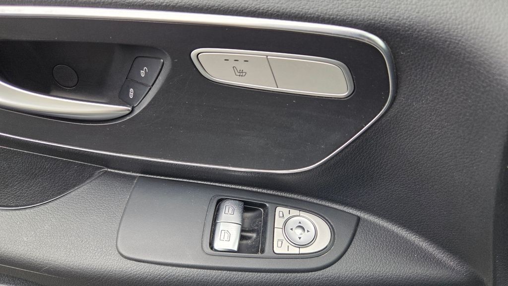 Mercedes-Benz Vito 124CDI/L Select 4x4 (foto 16)