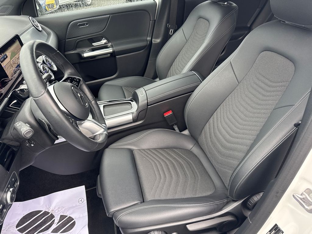 Mercedes-Benz GLA 200 200d 4MATIC (foto 12)