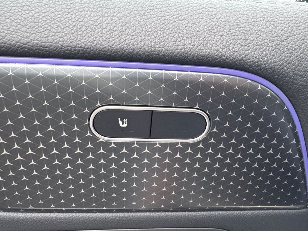 Mercedes-Benz GLA 200 200d 4MATIC (foto 14)