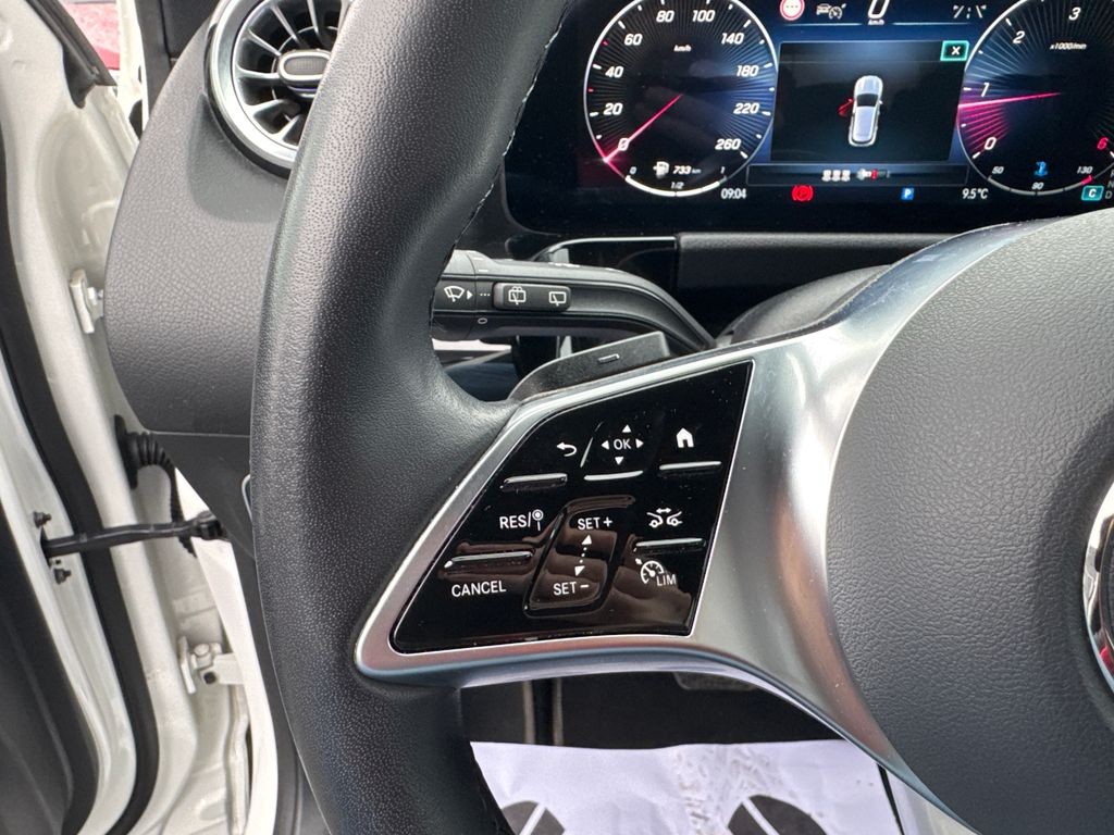 Mercedes-Benz GLA 200 200d 4MATIC (foto 17)