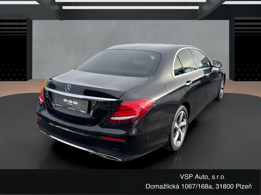 Mercedes-Benz E 400 400 4Matic (foto 4)