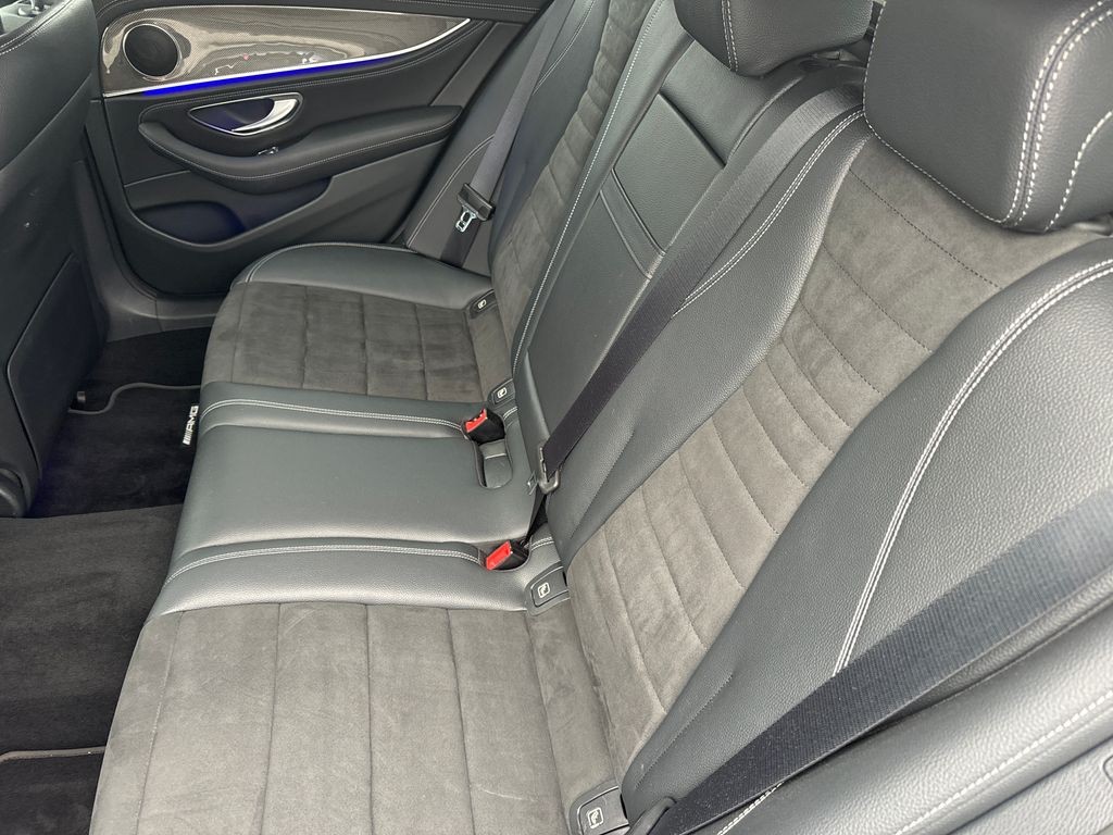 Mercedes-Benz E 400 400d 4MATIC kombi AMG paket (foto 13)