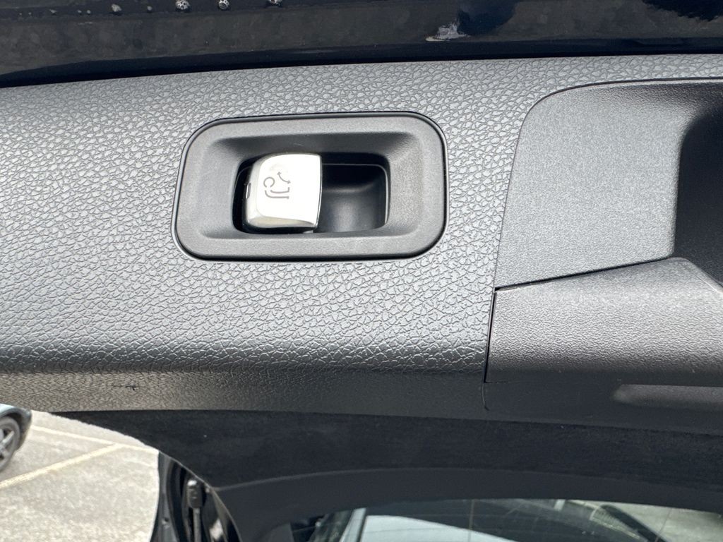 Mercedes-Benz E 400 400d 4MATIC kombi AMG paket (foto 21)