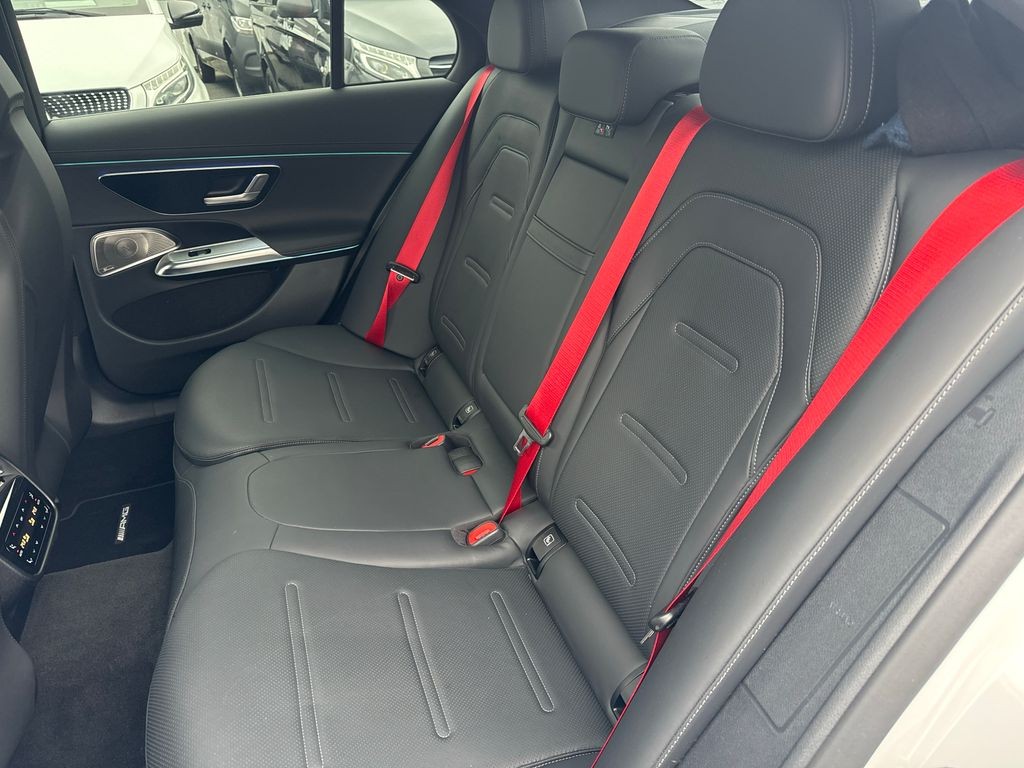 Mercedes-Benz E 53 AMG HYBRID 4MATIC+ (foto 13)