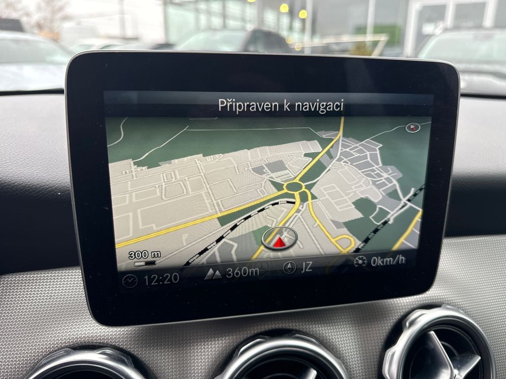 Mercedes-Benz GLA 200 URBAN paket 200d 4MATIC (foto 19)