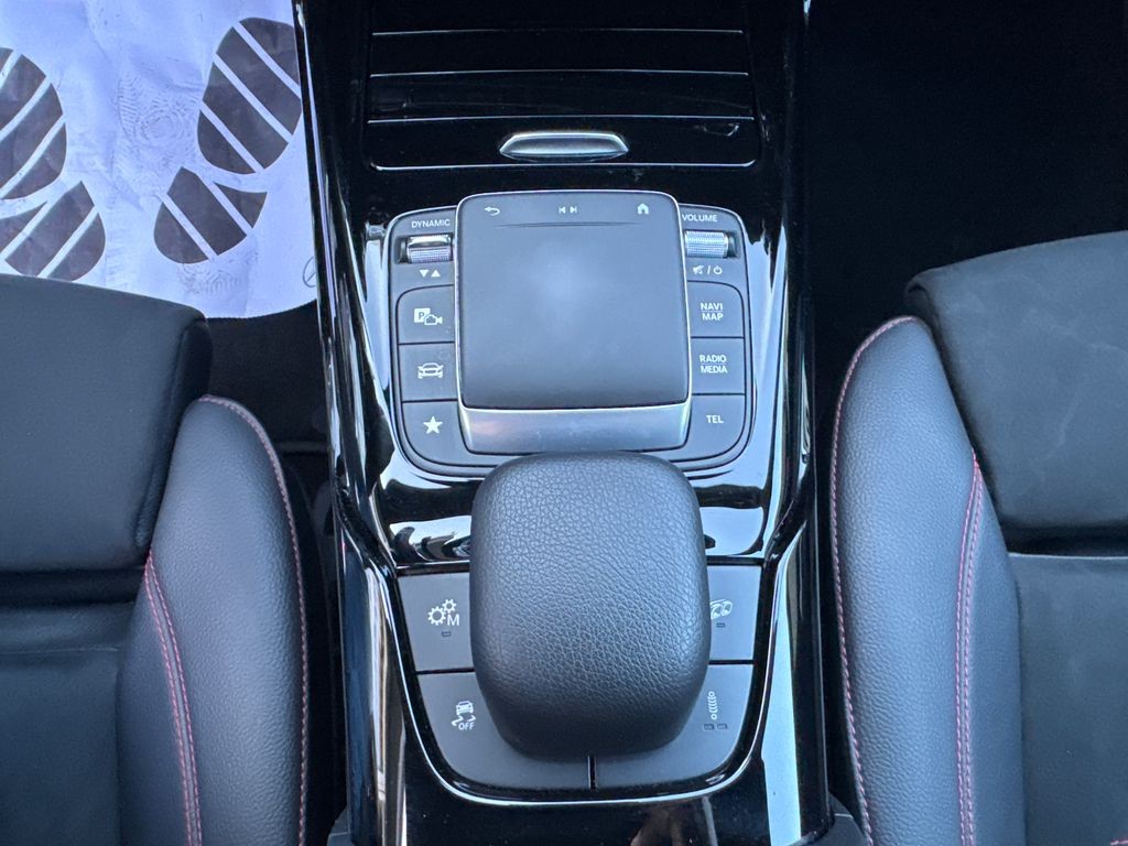 Mercedes-Benz CLA 200 45 S 4MATIC+ (foto 15)