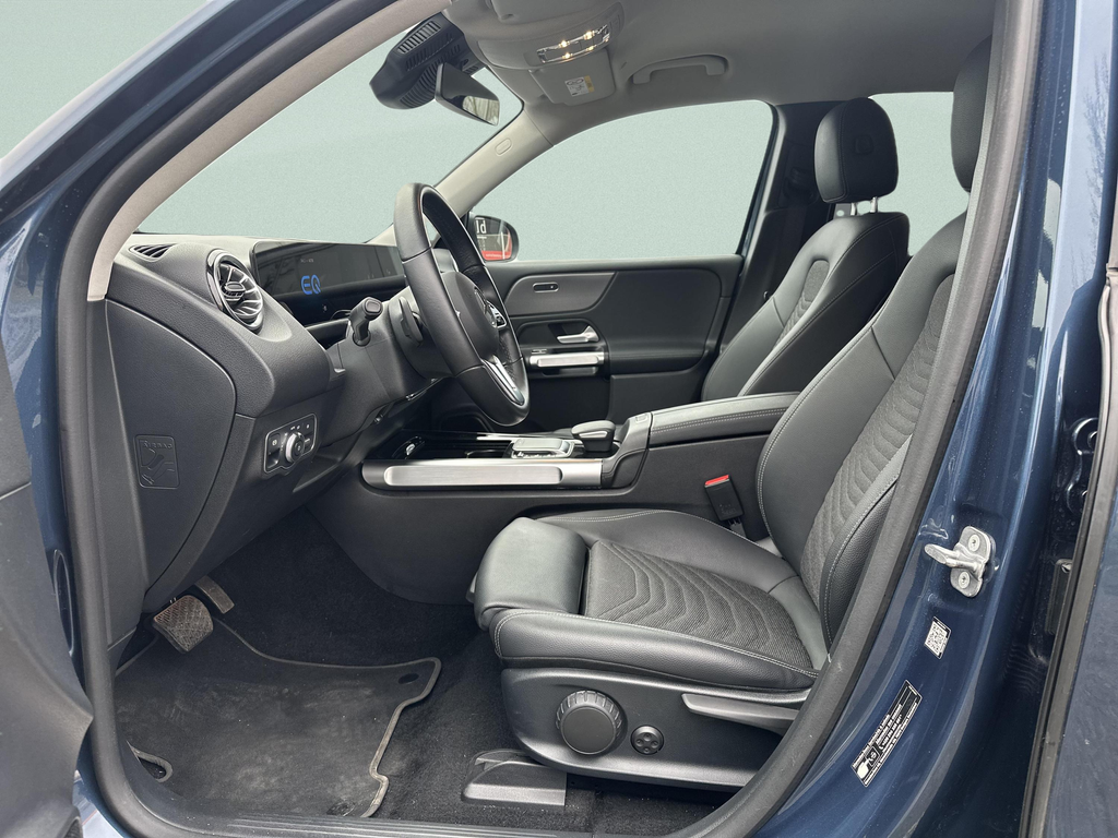 Mercedes-Benz EQB 250 (foto 12)