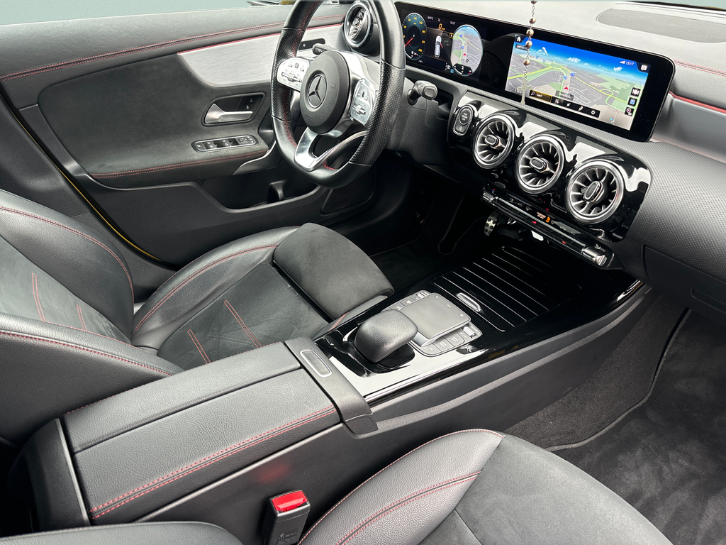 Mercedes-Benz CLA 180 AMG paket 180 (foto 10)