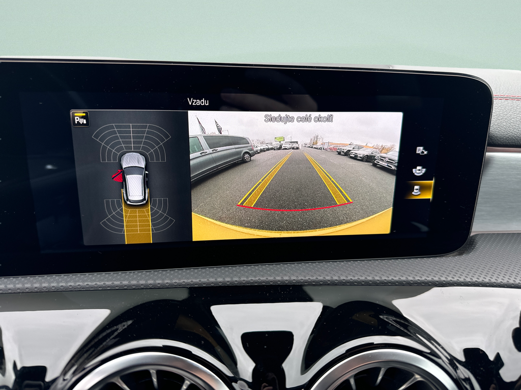 Mercedes-Benz CLA 180 AMG paket 180 (foto 17)