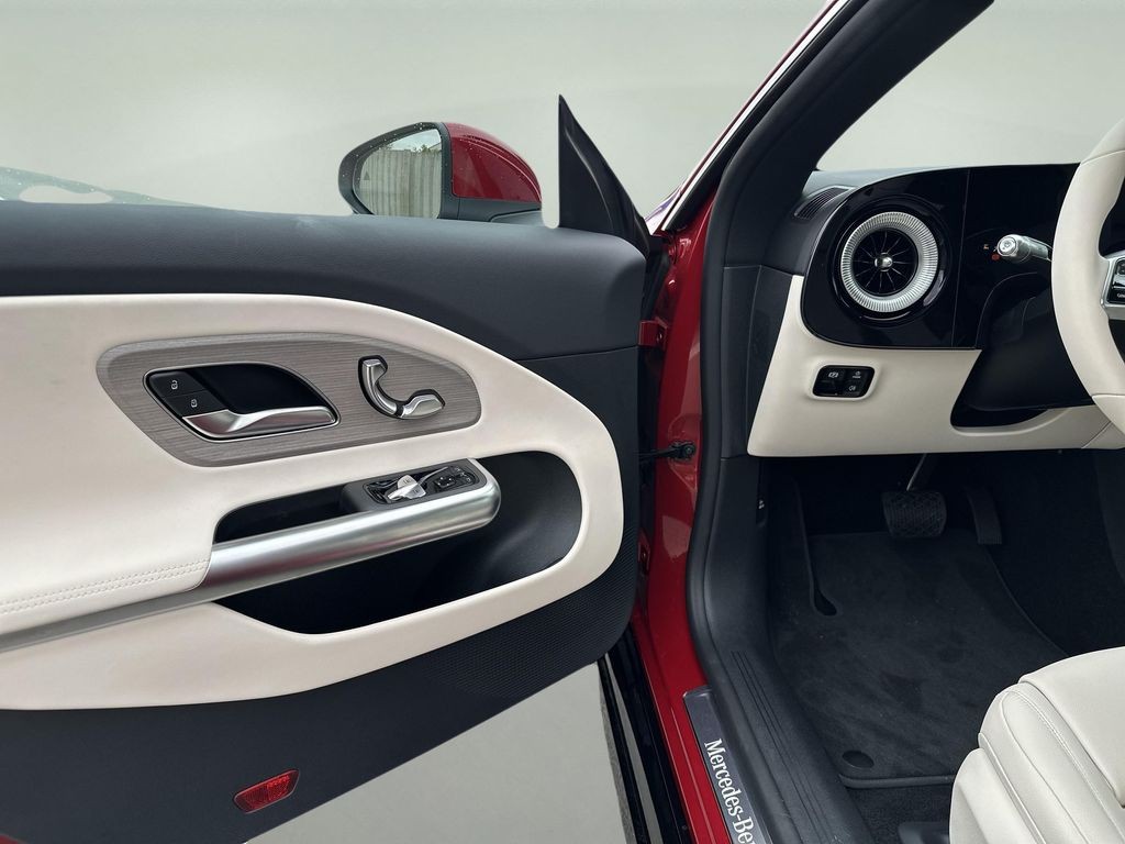 Mercedes-Benz CLA 250+  EQ (foto 13)