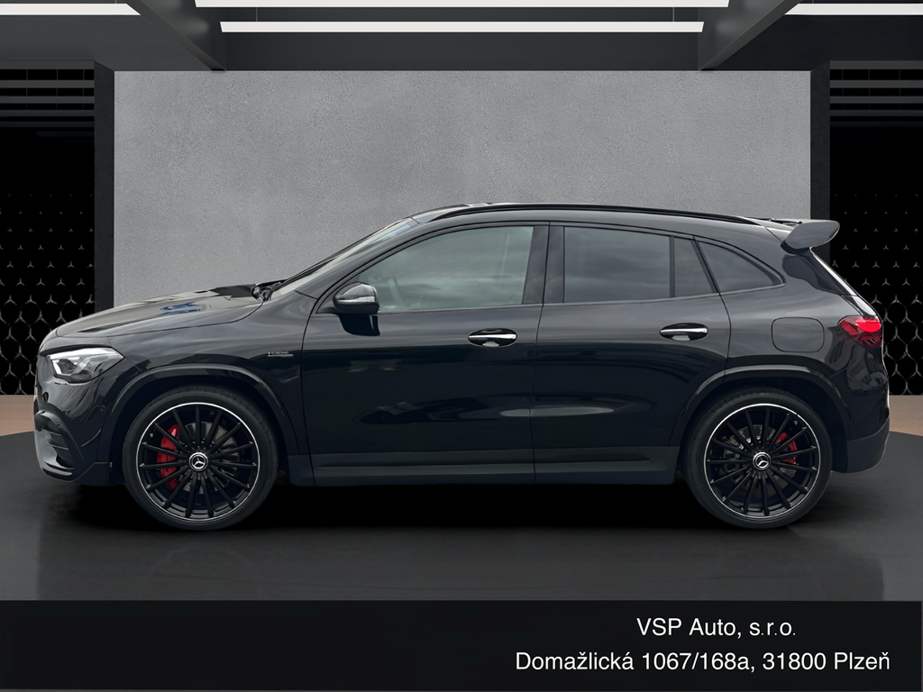 Mercedes-Benz GLA 35 AMG (foto 1)