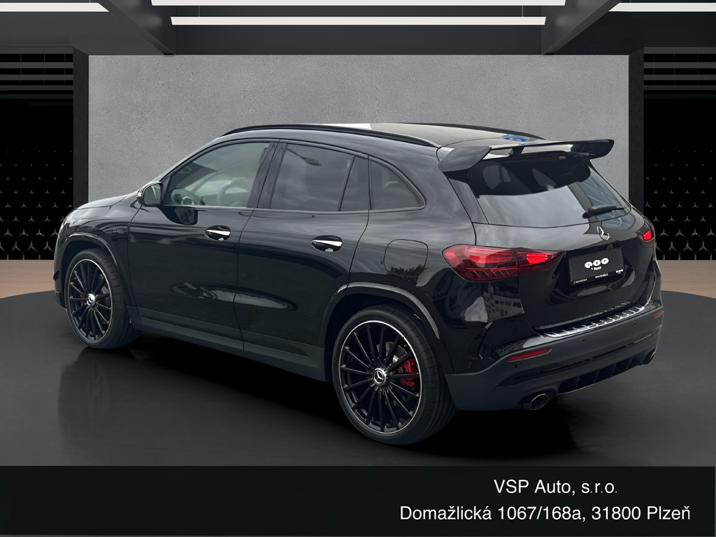 Mercedes-Benz GLA 35 AMG (foto 2)