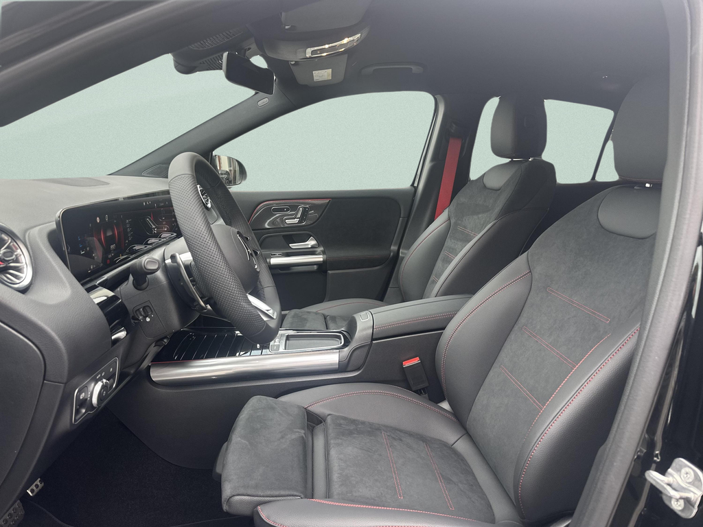 Mercedes-Benz GLA 35 AMG (foto 12)