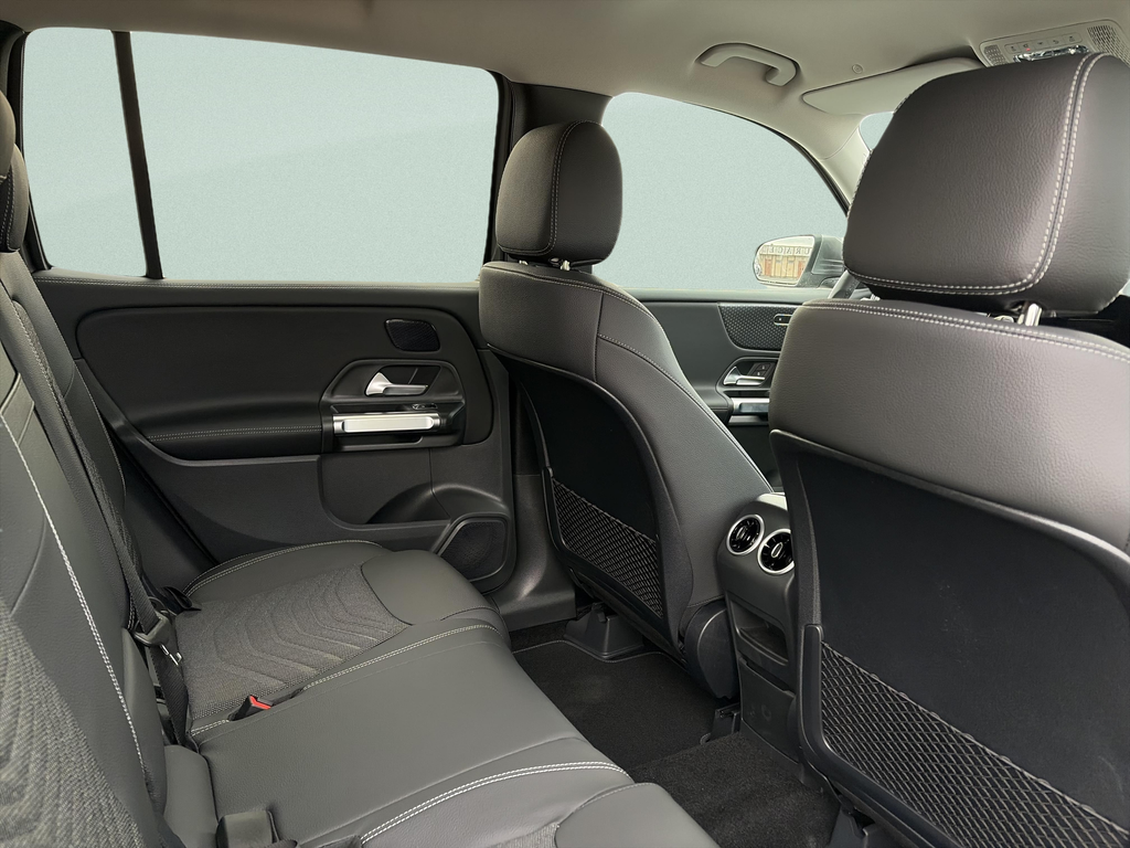 Mercedes-Benz GLB 200 Progressive Edition (foto 13)