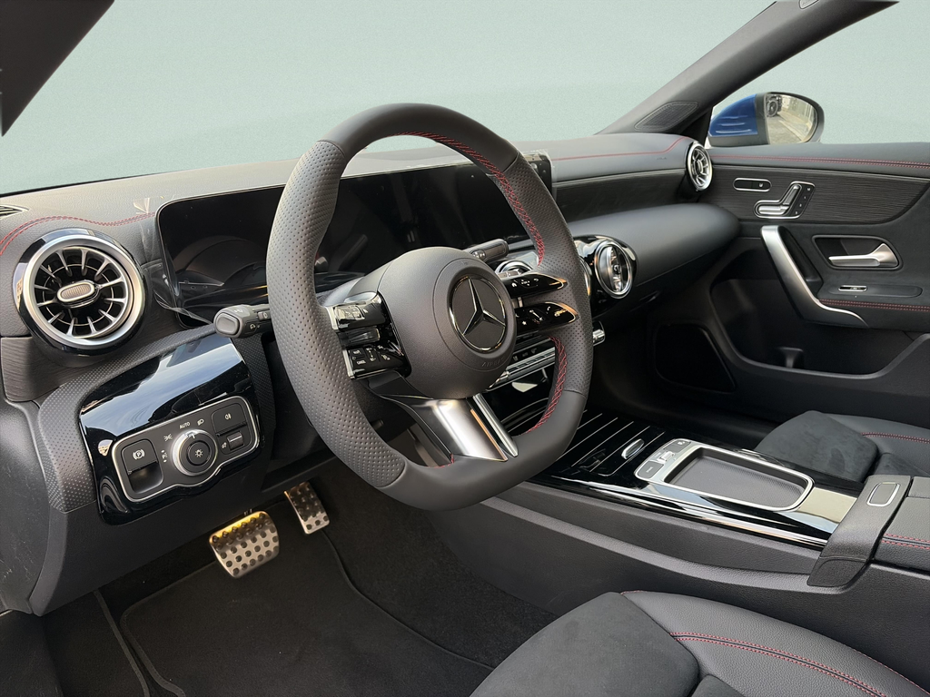 Mercedes-Benz CLA 200 d Shooting Brake AMG Style Edition (foto 8)
