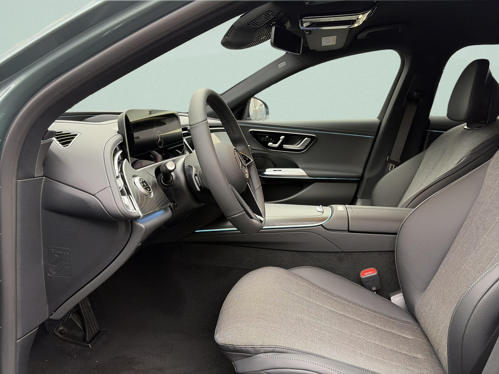 Mercedes-Benz E 300 de 4MATIC kombi (foto 12)