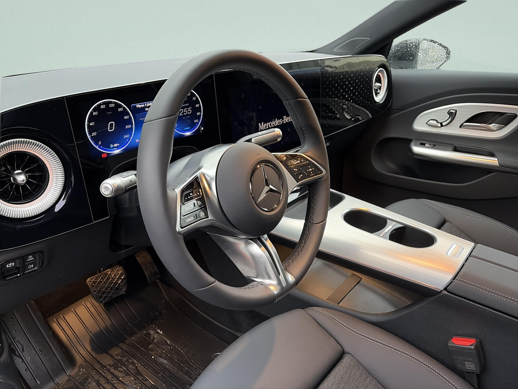 Mercedes-Benz CLA 350 4M EQ (foto 8)