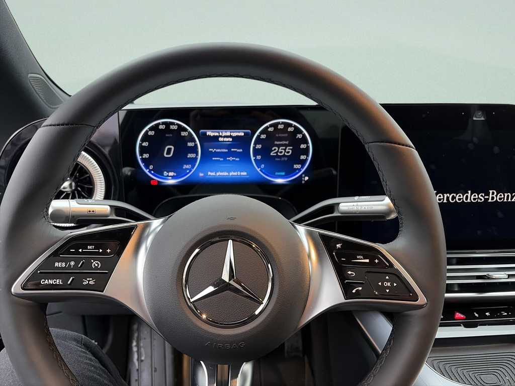 Mercedes-Benz CLA 350 4M EQ (foto 9)