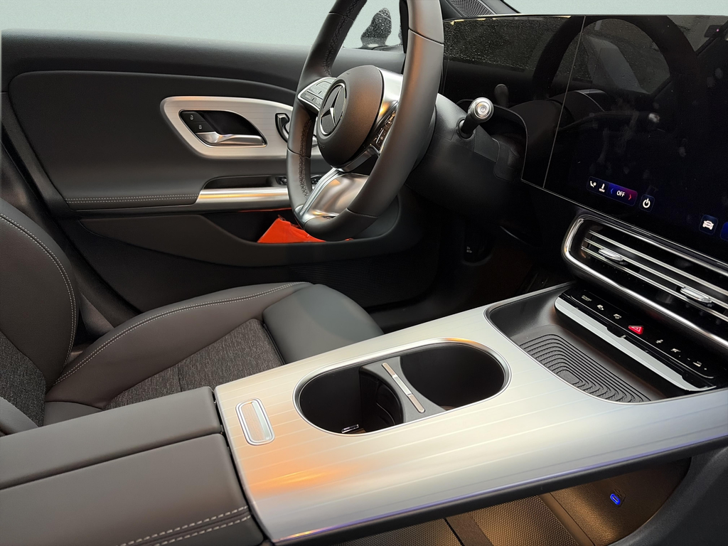 Mercedes-Benz CLA 350 4M EQ (foto 11)