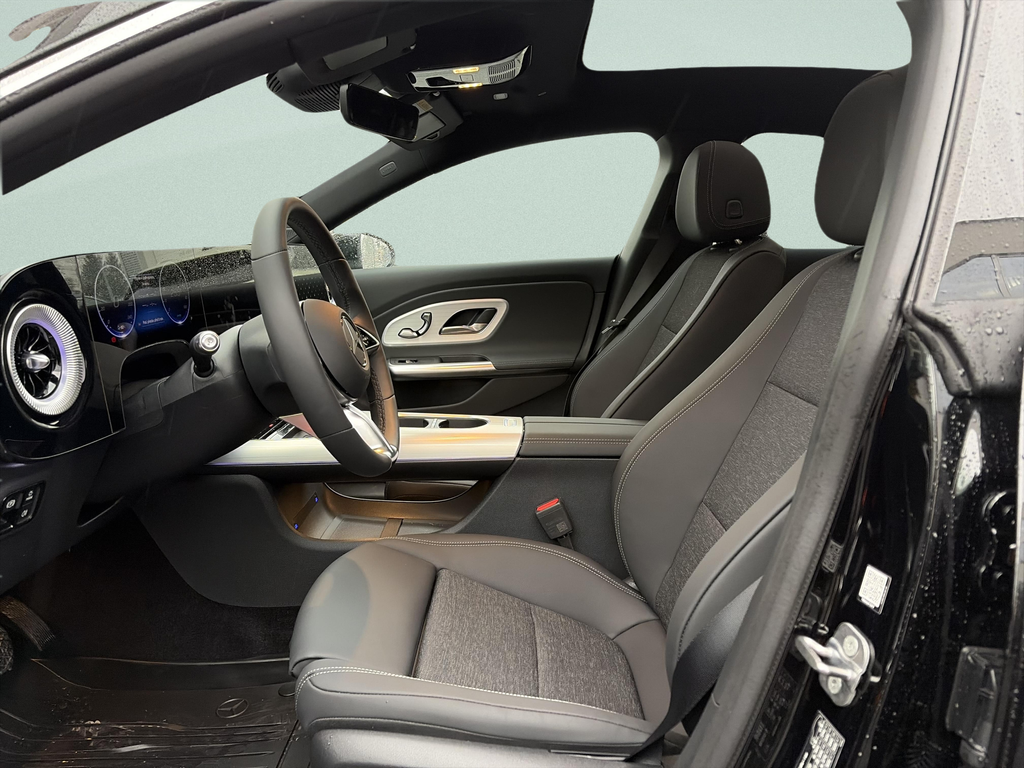 Mercedes-Benz CLA 350 4M EQ (foto 12)