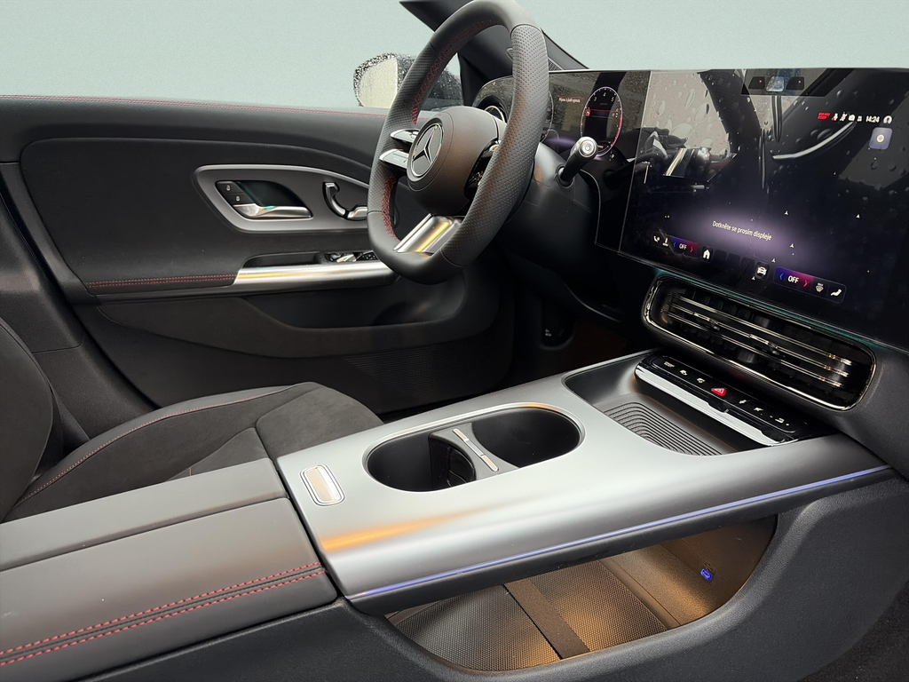 Mercedes-Benz CLA 200 4M (foto 11)