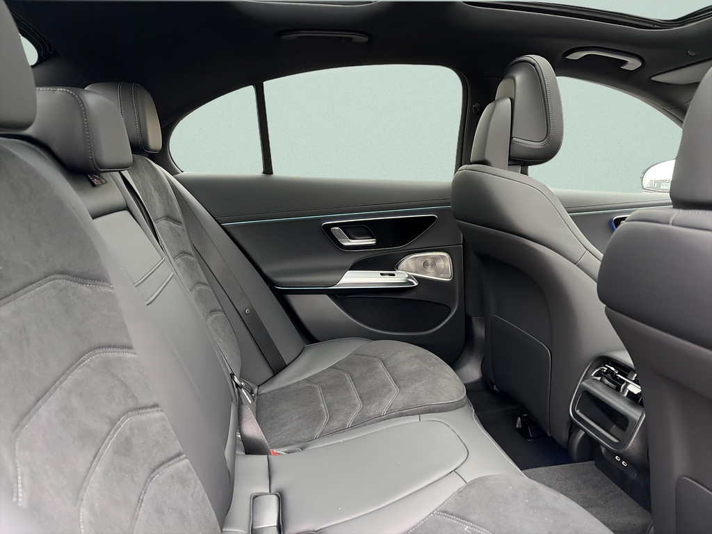 Mercedes-Benz E 220 d 4MATIC (foto 13)