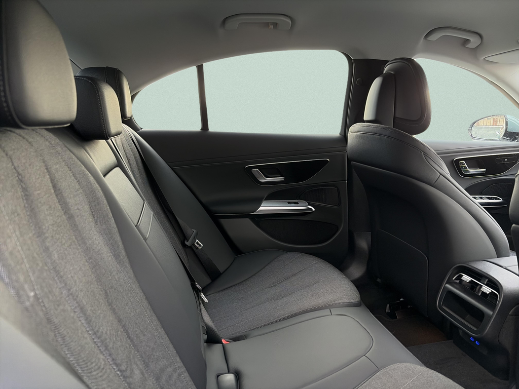 Mercedes-Benz E 220 d 4MATIC (foto 13)