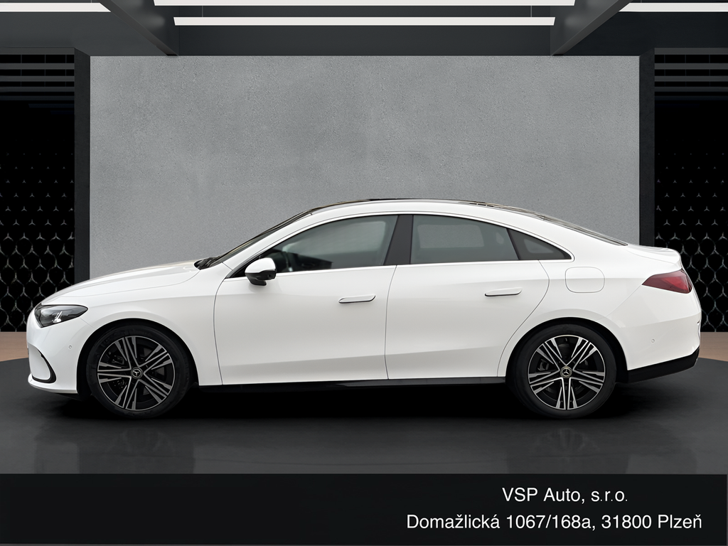 Mercedes-Benz CLA 200 (foto 1)