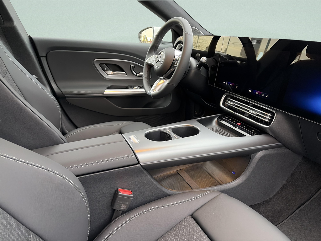 Mercedes-Benz CLA 200 (foto 11)