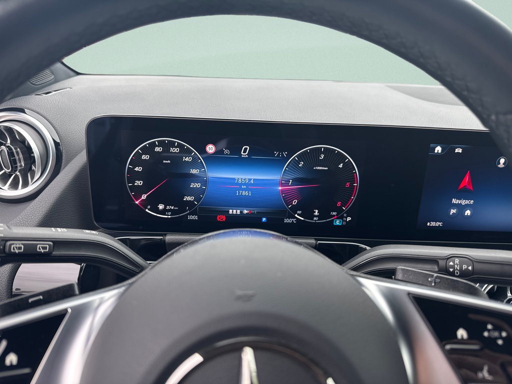 Mercedes-Benz GLA 200 PROGRESSIVE 200d (foto 9)