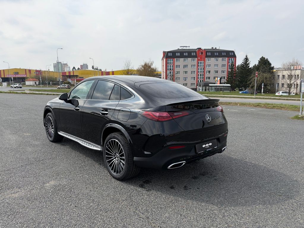 Mercedes-Benz GLC 300 e 4MATIC kupé (foto 3)