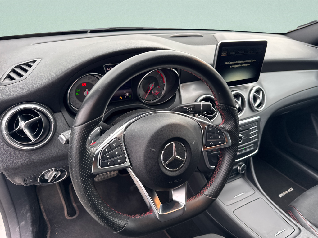 Mercedes-Benz CLA 220 AMG paket 220 CDI 4MATIC (foto 8)